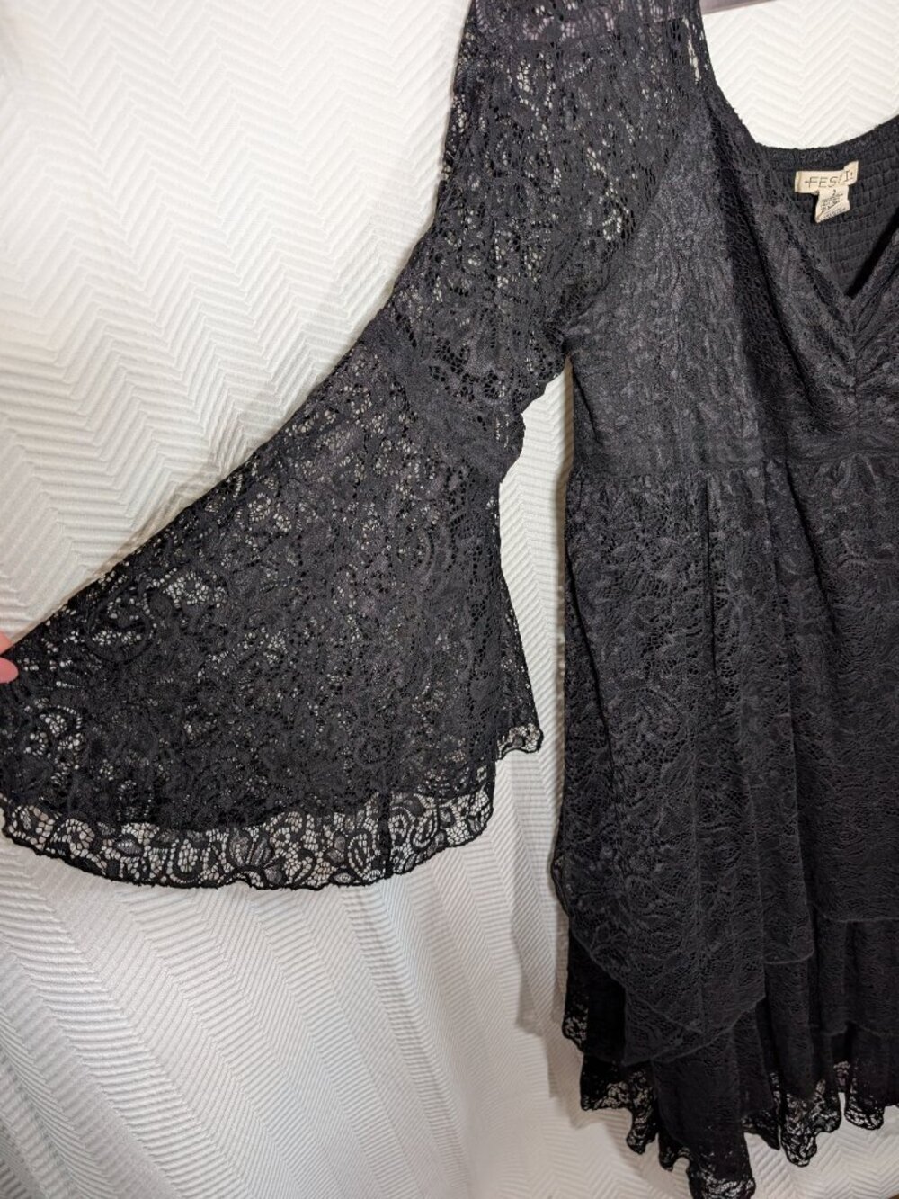 Torrid Festi Black Lace Bell Sleeve Tiered Midi Dress Size 2 (18/20) Whimsigoth - Picture 4 of 12